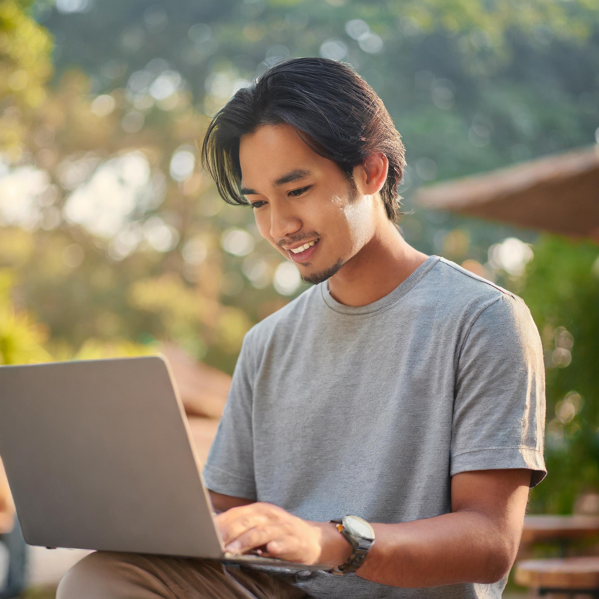 Tingkatkan bisnis Anda di Semarang dengan website profesional buatan Jasa Pembuatan Website Semarang.